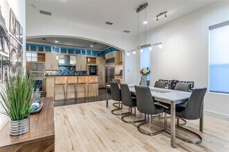 2215 Worthington St in Dallas, TX - Building Photo - Building Photo