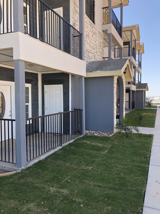 Mockingbird Apartments in Monahans, TX - Building Photo - Building Photo