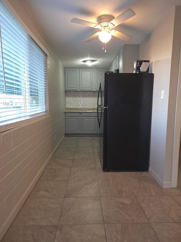 property at 624 E Roosevelt Ave