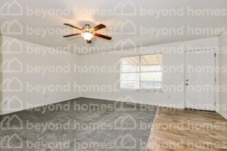 8215 Fairview Ave in Sherwood, AR - Foto de edificio - Building Photo