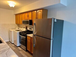 1483 Cornell Ct in Hoffman Estates, IL - Foto de edificio - Building Photo