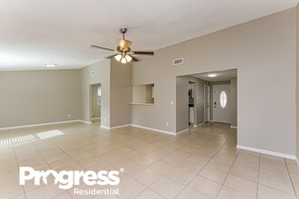 719 Herlong Ct in Brandon, FL - Building Photo - Building Photo