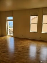 355 Buena Vista Ave E in San Francisco, CA - Building Photo - Building Photo