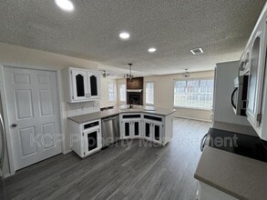 8812 Skypark Dr in Fort Smith, AR - Building Photo - Building Photo