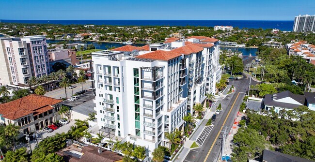 475 E Royal Palm Rd in Boca Raton, FL - Building Photo - Building Photo