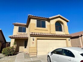 10542 W Alvarado Rd in Avondale, AZ - Building Photo