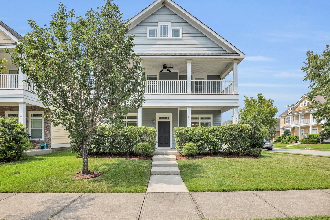 102 Moonlight Trail in Port Wentworth, GA - Building Photo