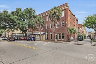 321 W Broughton St in Savannah, GA - Building Photo - Building Photo
