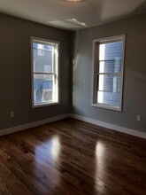 19 Washburn St, Unit 2 in Boston, MA - Foto de edificio - Building Photo