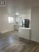 2365 Marine Dr in Oakville, ON - Building Photo - Building Photo