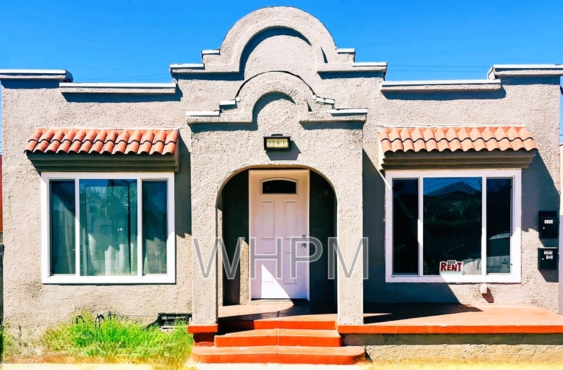 1261 W 56th St in Los Angeles, CA - Building Photo