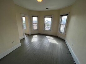 10 Warren St, Unit 2 in Cambridge, MA - Building Photo