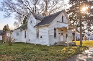 2502 Robinwood Ave in Saginaw, MI - Building Photo