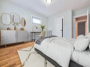 33 Juniper St, Unit 1 in Boston, MA - Foto de edificio - Building Photo