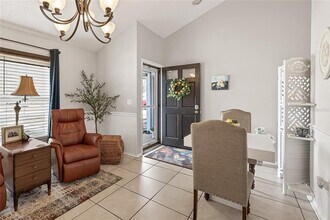 3242 Laurel Dale Dr in Tampa, FL - Building Photo - Building Photo