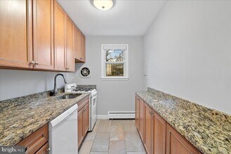 945 N Barton St in Arlington, VA - Building Photo - Building Photo