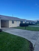 1045 S 3rd Ave in Sequim, WA - Building Photo