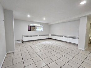 2441 N Tripp Ave, Unit B in Chicago, IL - Foto de edificio - Building Photo