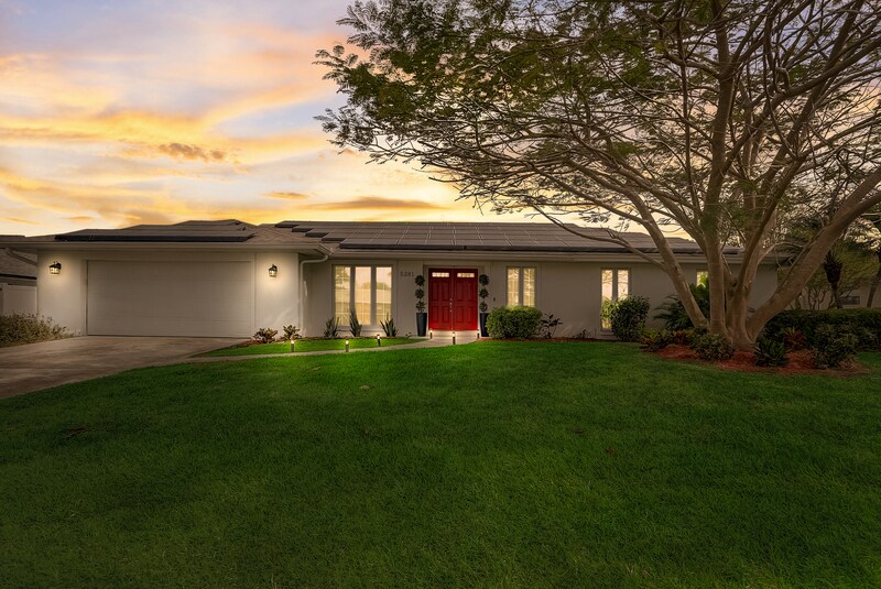 5281 Jade Cir in Belle Isle, FL - Building Photo