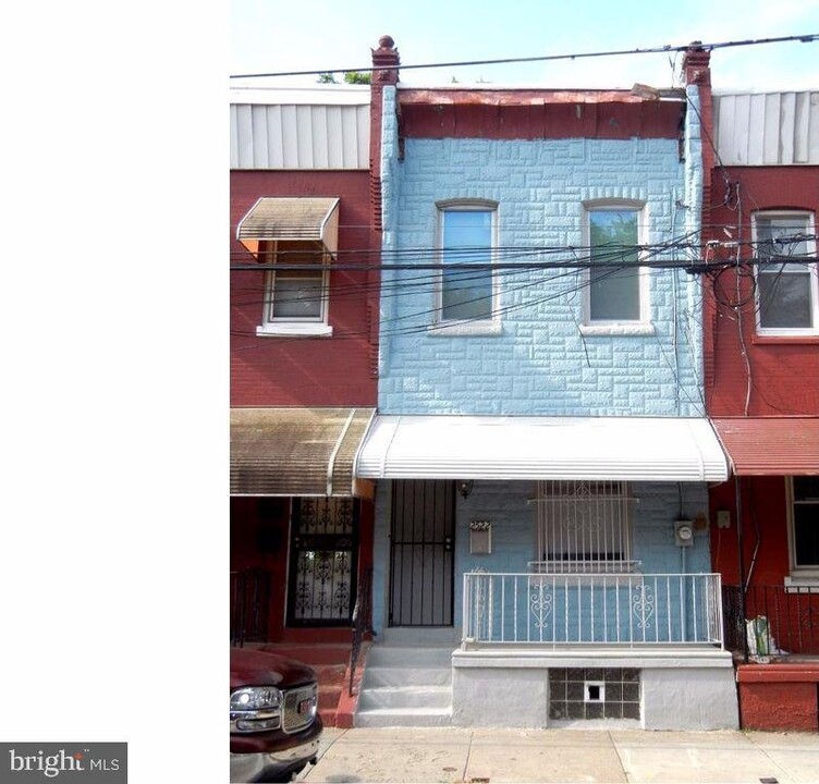 2522 W Montgomery Ave in Philadelphia, PA - Building Photo