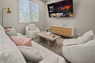 6612 W Paradise Ln in Glendale, AZ - Foto de edificio - Building Photo