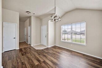 812 Sierra Cir in Burleson, TX - Building Photo - Building Photo