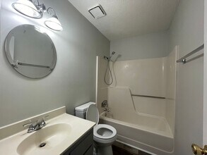 307 Cedar Crk Dr in Jacksonville, NC - Building Photo - Building Photo