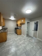 16601 Willow St in Hesperia, CA - Building Photo - Building Photo