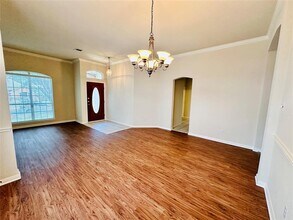 6514 Clairmont Dr in Austin, TX - Building Photo - Building Photo