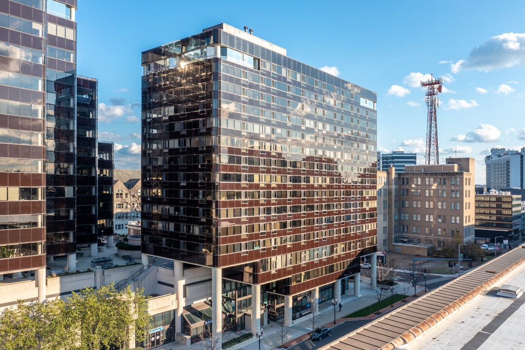 The Biltmore in Stamford, CT - Building Photo