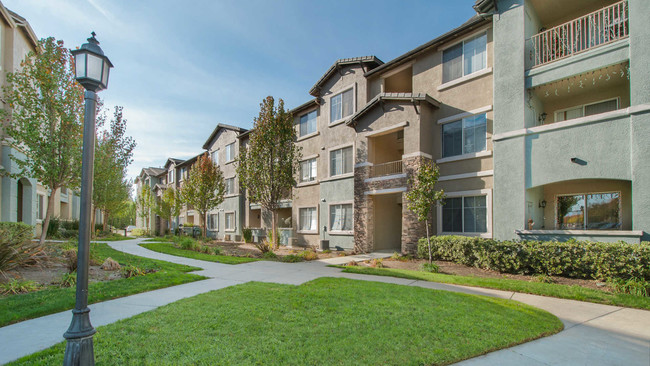 Promenade at Town Center in Valencia, CA - Building Photo - Building Photo