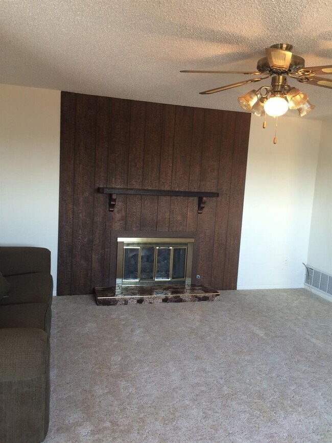 6085 Greyhound Rd photo'