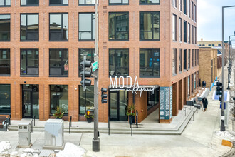 MODA on Raymond in St. Paul, MN - Foto de edificio - Building Photo