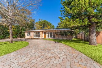 6303 Delaware Ave in New Port Richey, FL - Building Photo - Building Photo