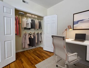 917 W Dakin, Unit 401 in Chicago, IL - Foto de edificio - Building Photo