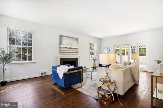 5508 Dorset Ave in Chevy Chase, MD - Foto de edificio - Building Photo