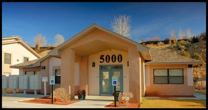 Ladera Village in Farmington, NM - Foto de edificio - Building Photo