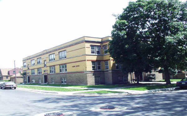 2101 Wesley Ave in Berwyn, IL - Building Photo