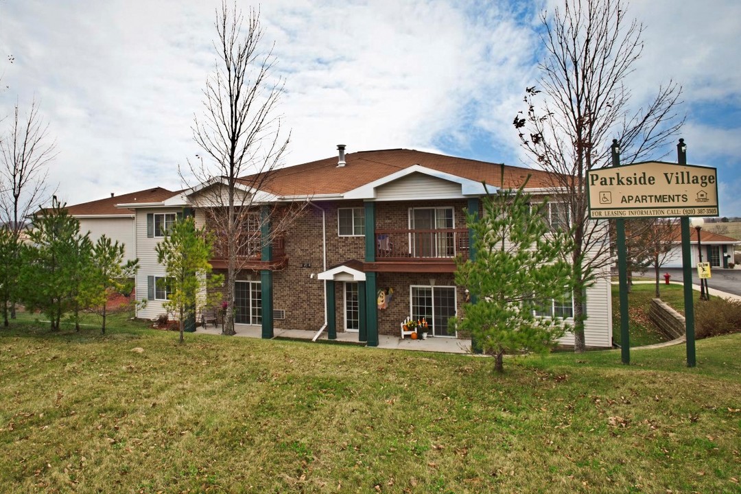 Parkside Village Apartments in Mayville, WI - Building Photo