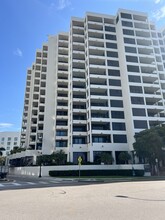 Bay Plaza in Sarasota, FL - Building Photo - Primary Photo