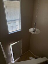 10571 Starcrest Dr in San Antonio, TX - Building Photo - Building Photo