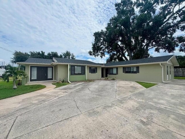 property at 1814 3rd St SE