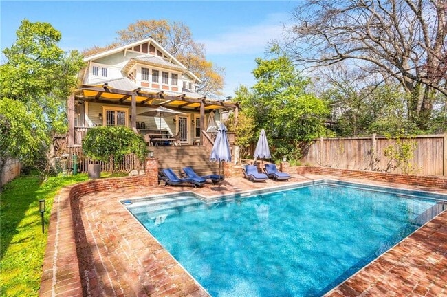 property at 349 9th St NE