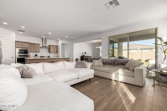 16780 W Cameron Dr in Surprise, AZ - Building Photo - Building Photo