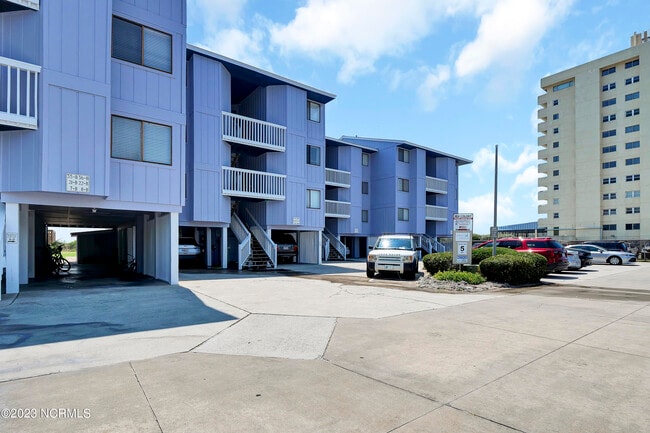 property at 1311 Lake Park Blvd S