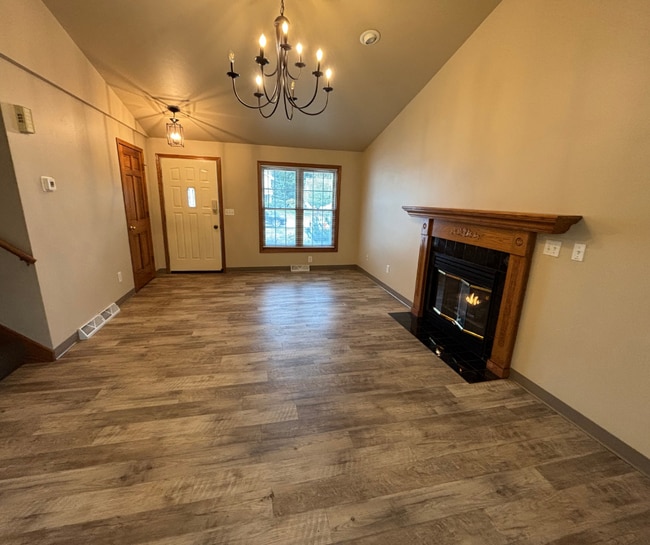 1126 Nier Ct