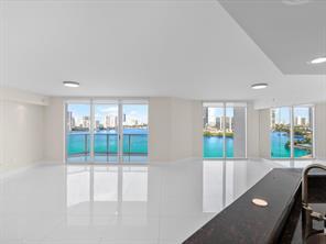 3384 NE 183rd Ln in Aventura, FL - Building Photo - Building Photo