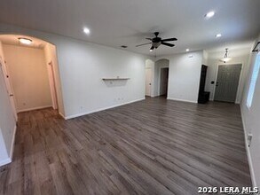 8107 Monte Seco in San Antonio, TX - Foto de edificio - Building Photo