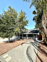 2037 Robert Way, Unit 4 - Upstairs right large in Sacramento, CA - Building Photo - Building Photo