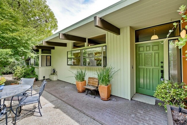 252 Creekside Dr in Palo Alto, CA - Building Photo - Building Photo